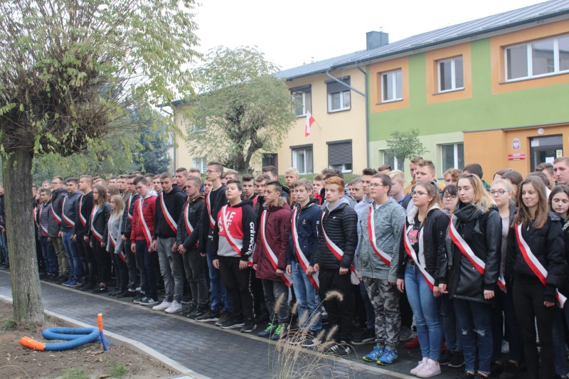 Szkoła do hymnu 2019