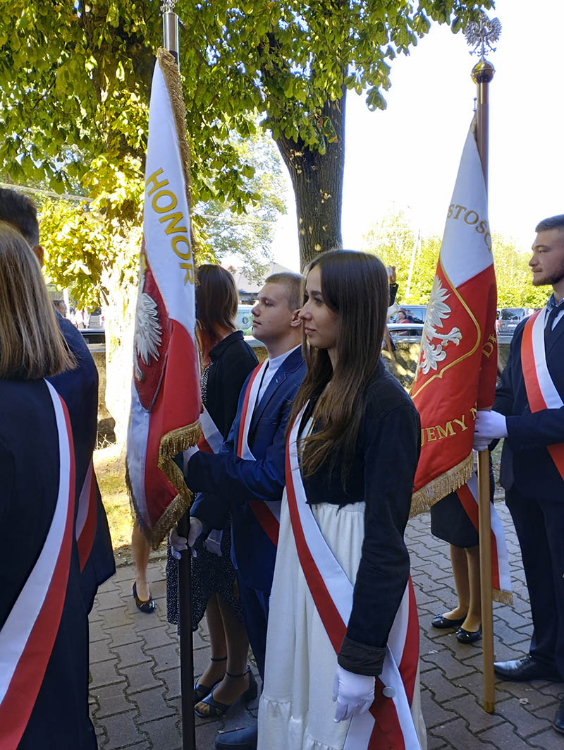 ZSCKR w Marszewie podczas tej uroczystości reprezentowali uczniowie O. Antczak, J. Glapa, J. Olejniczak, P. Uciechowski, pani dyrektor G. Borkowska oraz nauczyciel Ł. Razik