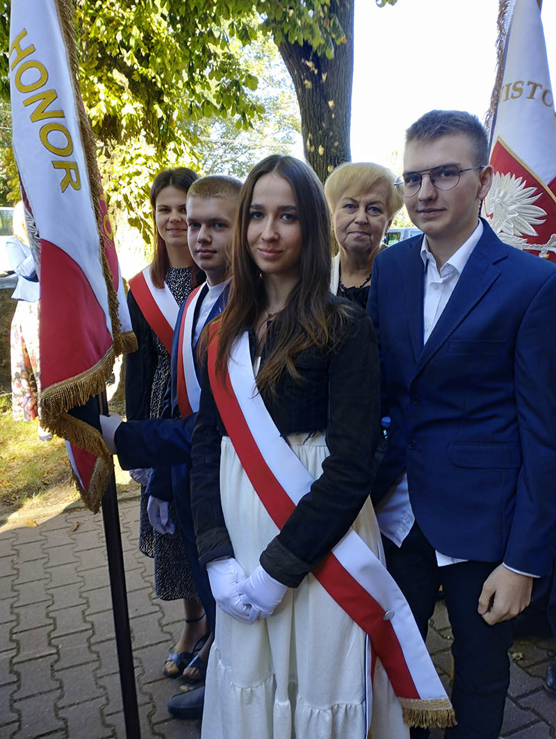 ZSCKR w Marszewie podczas tej uroczystości reprezentowali uczniowie O. Antczak, J. Glapa, J. Olejniczak, P. Uciechowski, pani dyrektor G. Borkowska oraz nauczyciel Ł. Razik