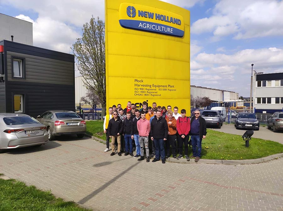 W dniu 18.04.2023 odwiedziliśmy Fabrykę Maszyn New Holland w Płocku