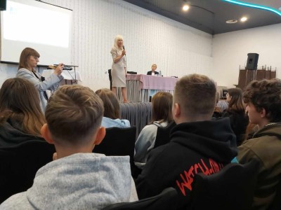 Spotkanie uczniów klasy 1 LbT z sędzią Anną Marią Wesołowską