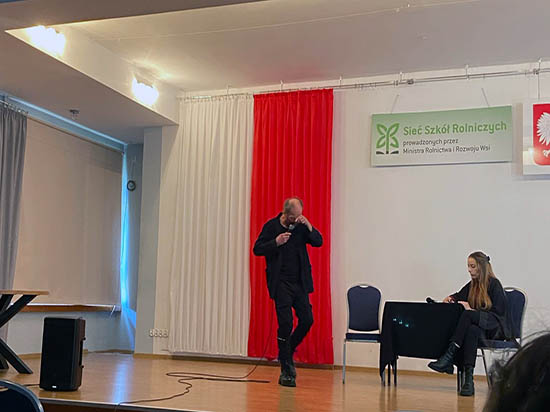 Grać tak, by widz nie zorientował się